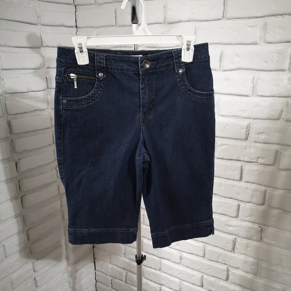Jones New York Ladies Size 6 Blue Medium Wash Bermuda Length Denim Shorts